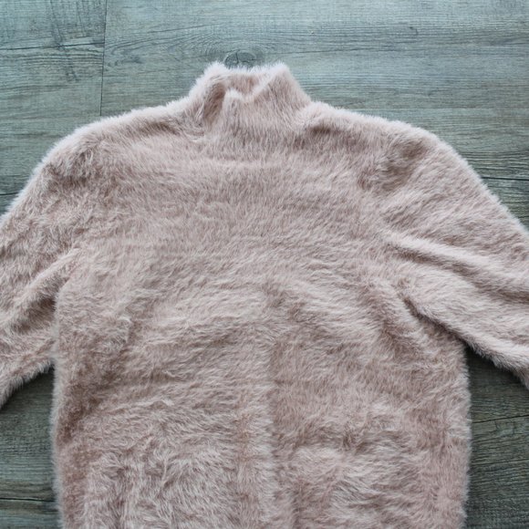Blush Pink Short Sleeved Sweater - Picture 5 of 6